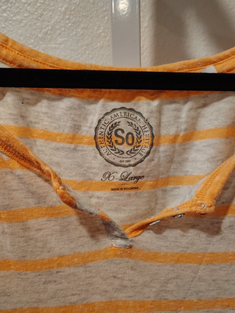 SO Junior's 3/4 Sleeve Top Size XL Stripes Neon Orange Gray Henley Neck Y2K - Picture 6 of 10